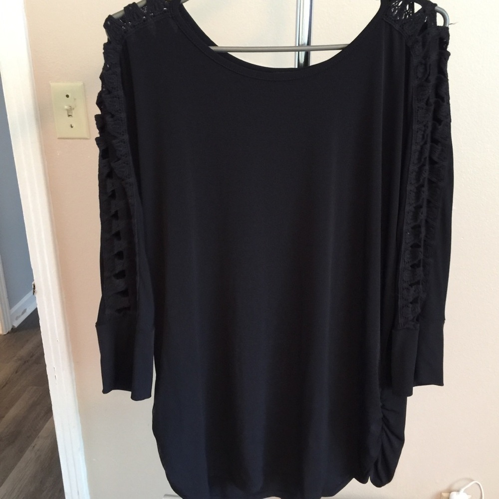 B Design black shirt size 2X